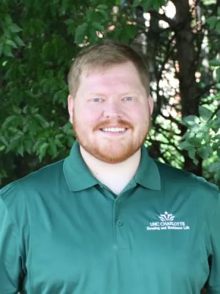 Headshot of Donovan Cyrus smiling