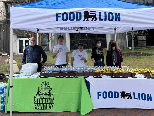 Jamil Niner Pantry students tabling.