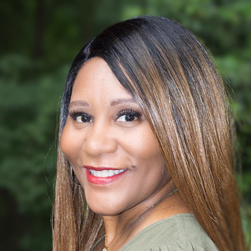 Latonya-headshot