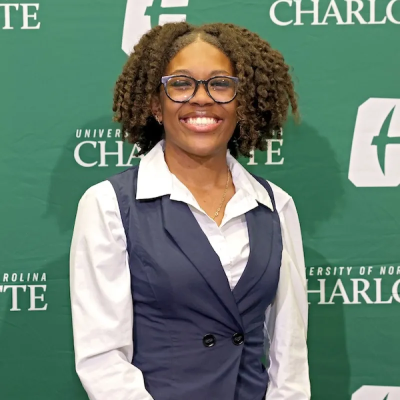 Taylor Harris Headshot